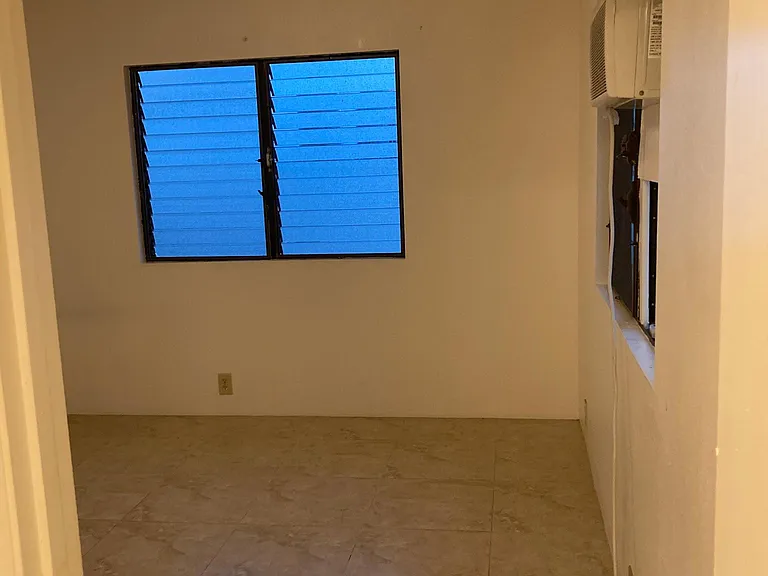 1066 Green St #300 — Photo 9