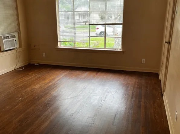 1126 Bailey Ave #1126, San Antonio, TX 78210