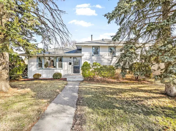 703 Mississippi St NE, Fridley, MN 55432
