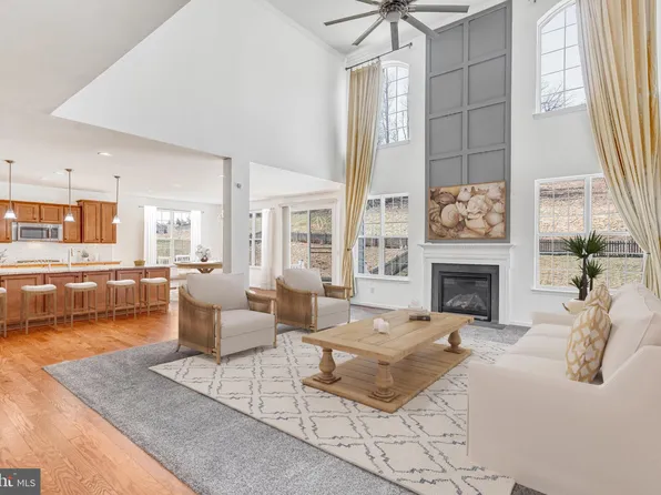 35 Woodford Dr, Fredericksburg, VA 22405