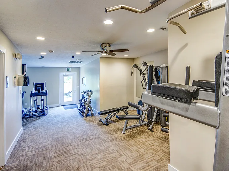 Crown Plaza Apartments — Photo 7