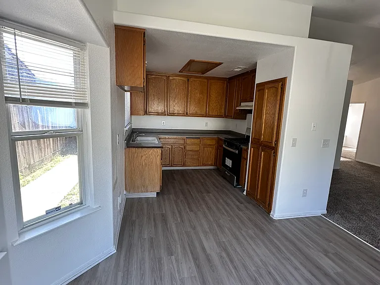 320 Timberline Dr — Photo 7