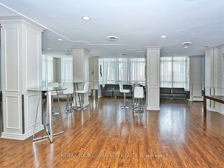 7 Bishop Ave #1606 — Photo 15