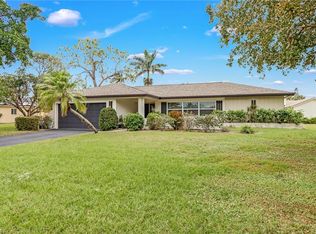 355 Valley Stream Cir, Naples, FL 34113