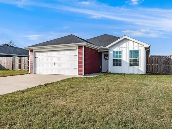 920 S Crow St, Siloam Springs, AR 72761