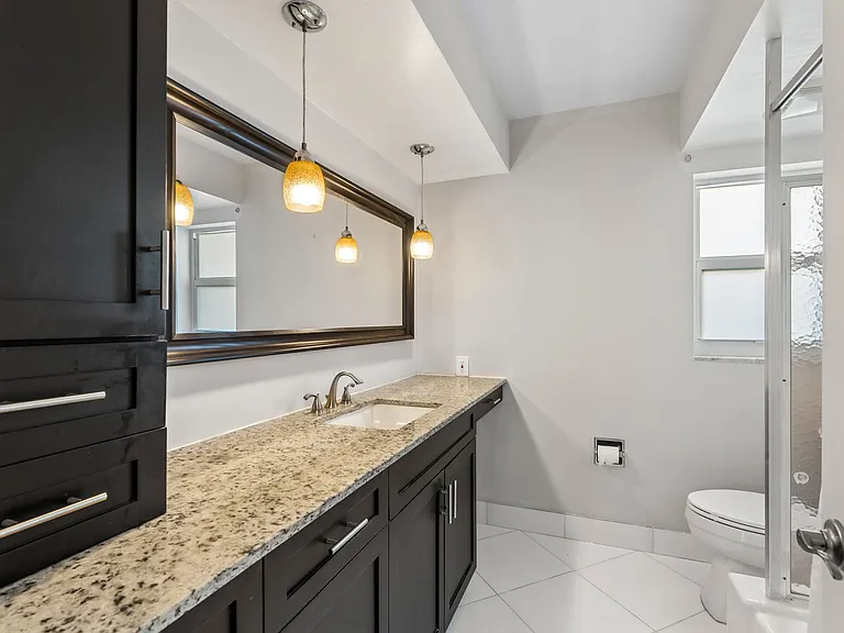 113 Park Ln E — Photo 33