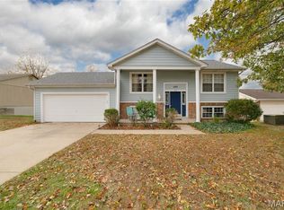 520 Durango Dr, O'Fallon, MO 63368