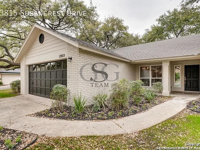 13815 Susancrest Dr — Photo 2