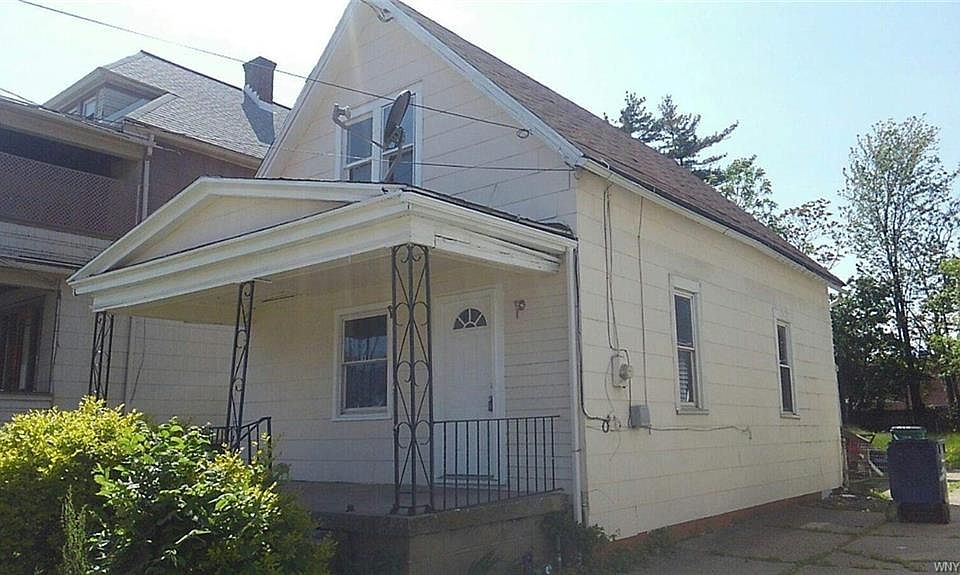 1st image of 216 Ontario St