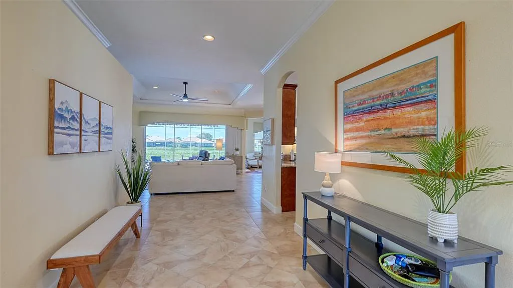 3 bed, 2.0 bath, 2162 sqft, $8,000 — Photo 4