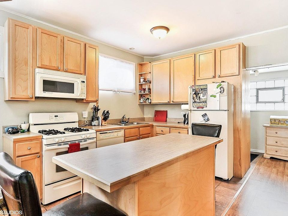 Kitchen (small upgrades, pictures coming soon)