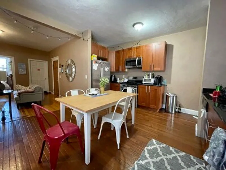 8 Glenville Ave #3A