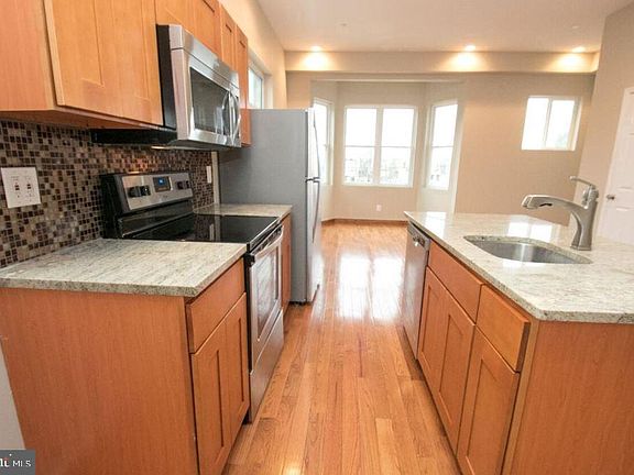 5th image of 1639 C St #22