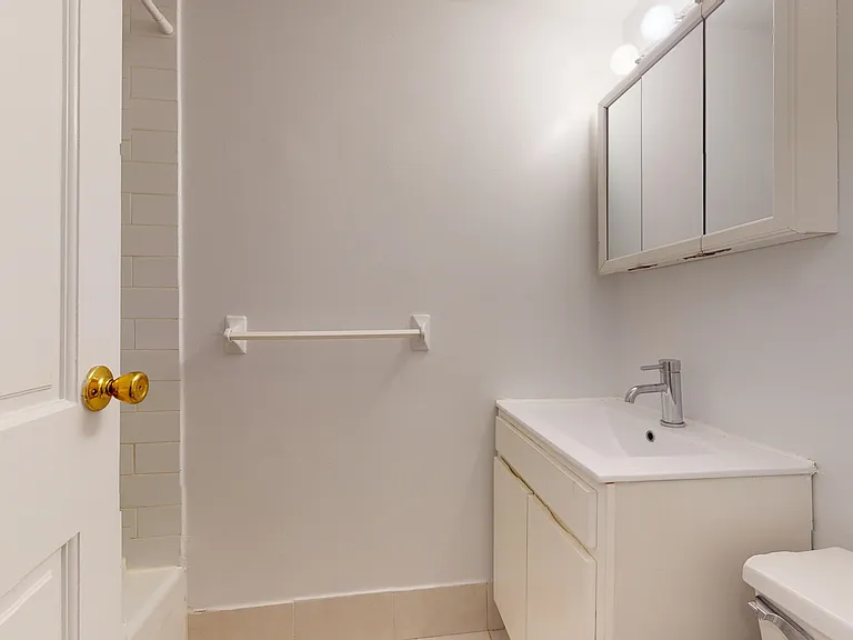 403 E 87th St #2D — Photo 7