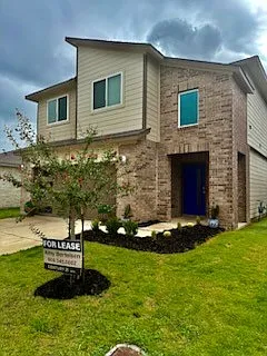 3 bed, 1556 sqft, $2,100 — Photo 1