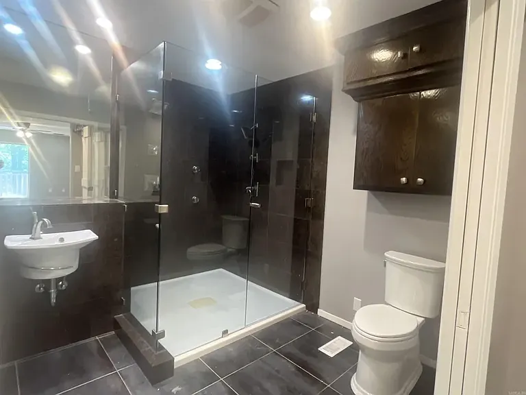 2135 Pine Hill Cir — Photo 8