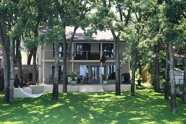 1st image of 321 Admiral Dr