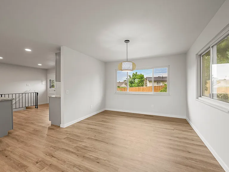 3018 Roche Dr N — Photo 5