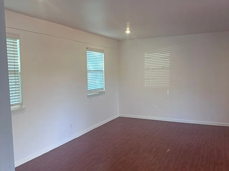 2340 Belmont Rd — Photo 18