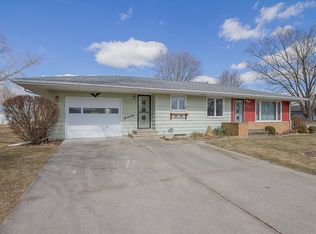 609 H Pl, Kalona, IA 52247