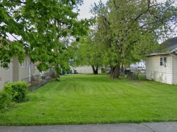 907 Field St, Hammond, IN 46320
