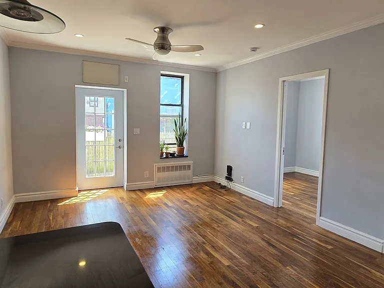 133 Lincoln Ave #C — Photo 2