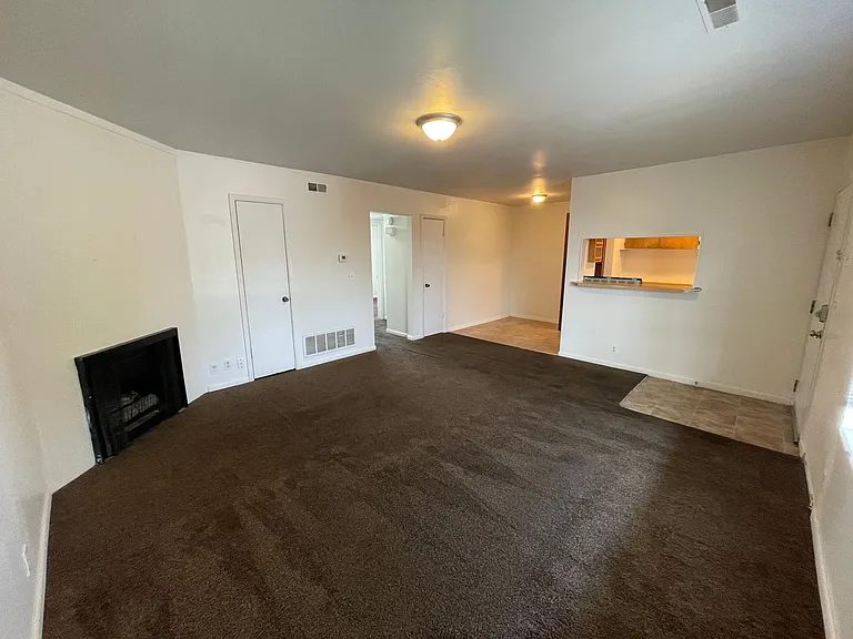 4371 / 4365 S Fairbourne Ave — Photo 1