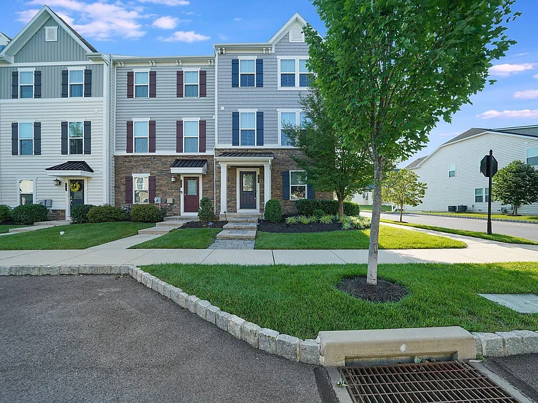 227 Quarry Point Rd — Photo 11