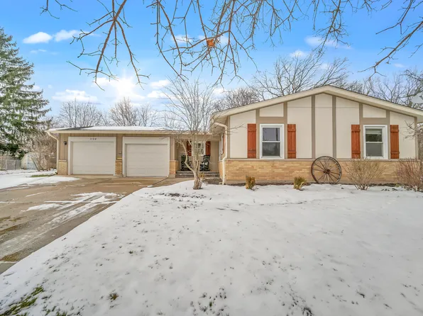 1129 N Cumberland Cir, McHenry, IL 60050