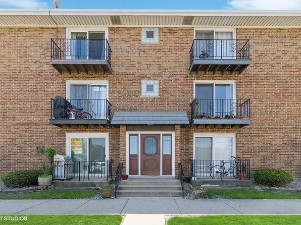 3460 N Harlem Ave #2W, Chicago, IL 60634