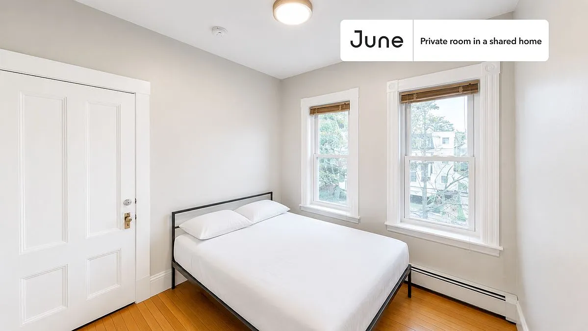 Full bedroom in 4 bed/2 bath home in Allston #1390 A — Photo 1