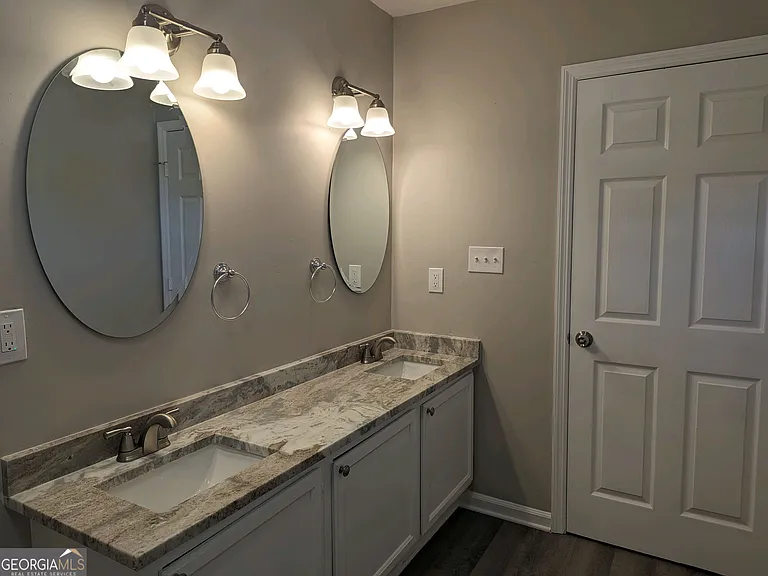 1313 Joseph Ave — Photo 9
