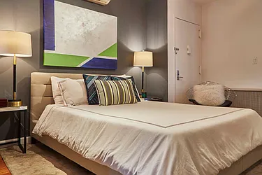 Rented by R New York