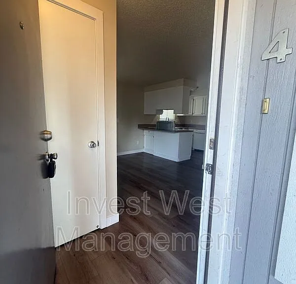 3331 NE 57th Ave #4 — Photo 8
