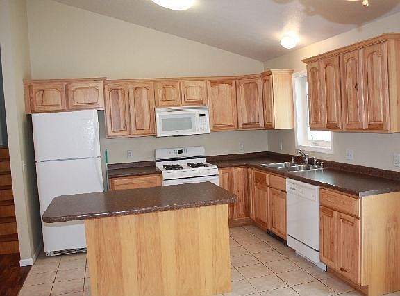 Beautiful Kitchen with island