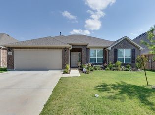 1904 Brahorn Ln, Fort Worth, TX 76131