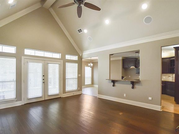 4th image of 15924 Cumberland Way