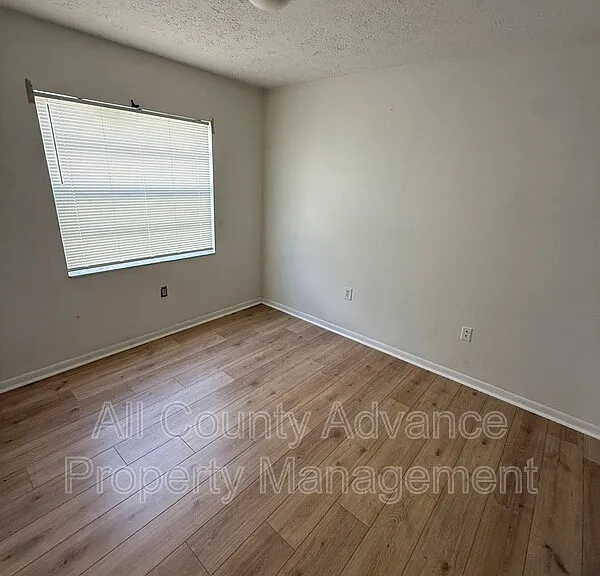4911 E Temple Heights Rd #B — Photo 5