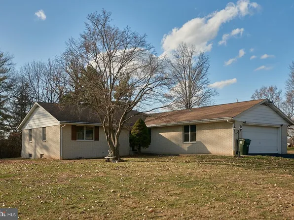 884 Ahrens Rd, Reading, PA 19606