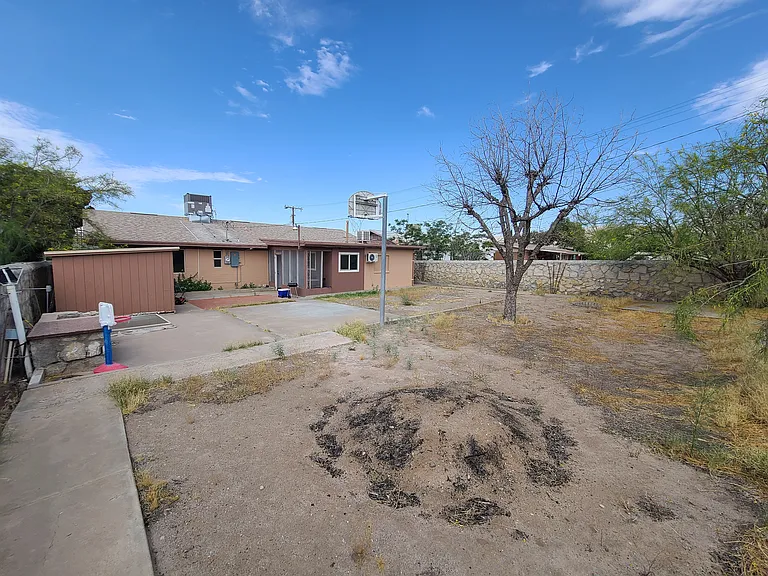 5609 Venezuela Rd #2 — Photo 9