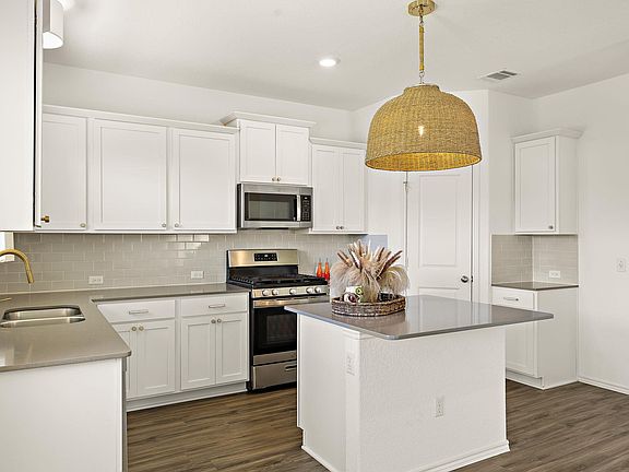 4th image of 8002 Prairie Rye Dr