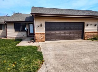 2002 Eagle Ridge Ct APT B, Urbana, IL 61802