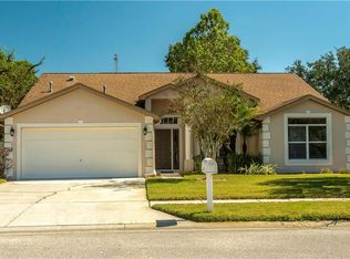 5600 Walkingstick Ln, Zephyrhills, FL 33543