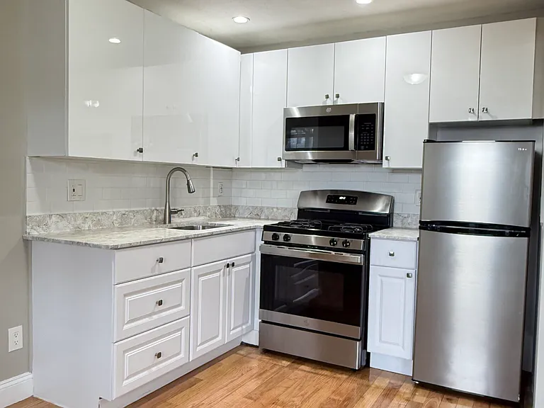 67 Shawmut St #3 — Photo 5