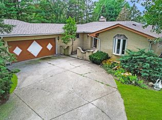 11S464 Whittington Ln, Naperville, IL 60564