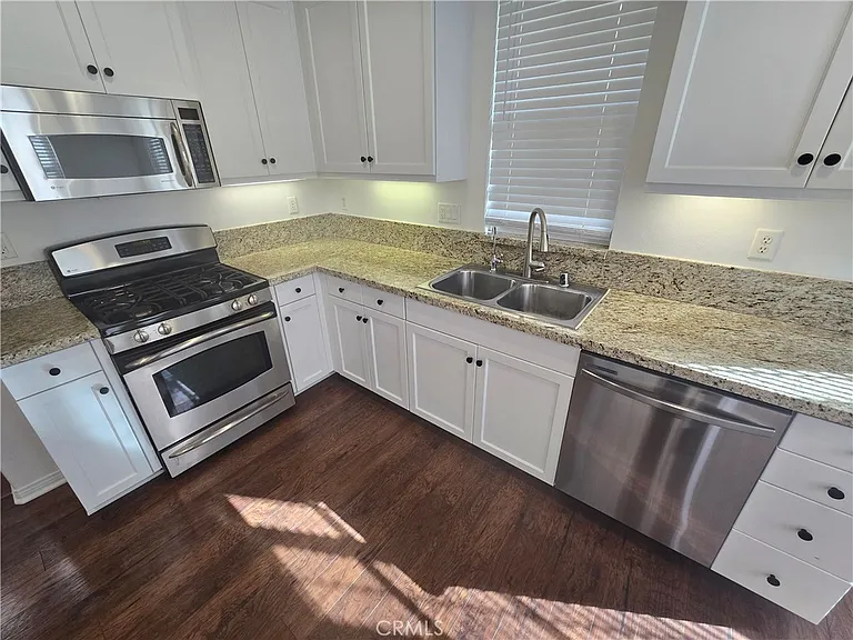 230 W Sparkleberry Ave — Photo 7