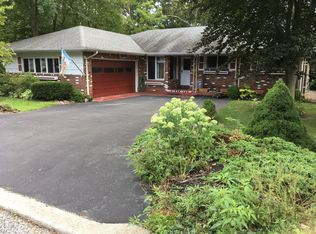 306 Henry Ave, West Islip, NY 11795