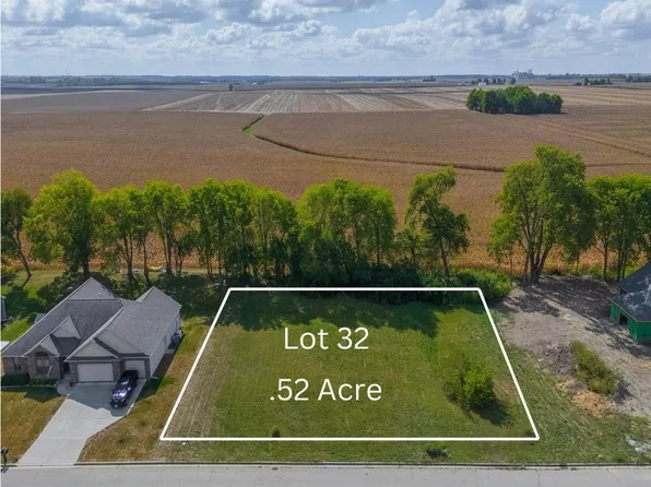 32-15875 Belfry Dr, Bloomington, IL 61705