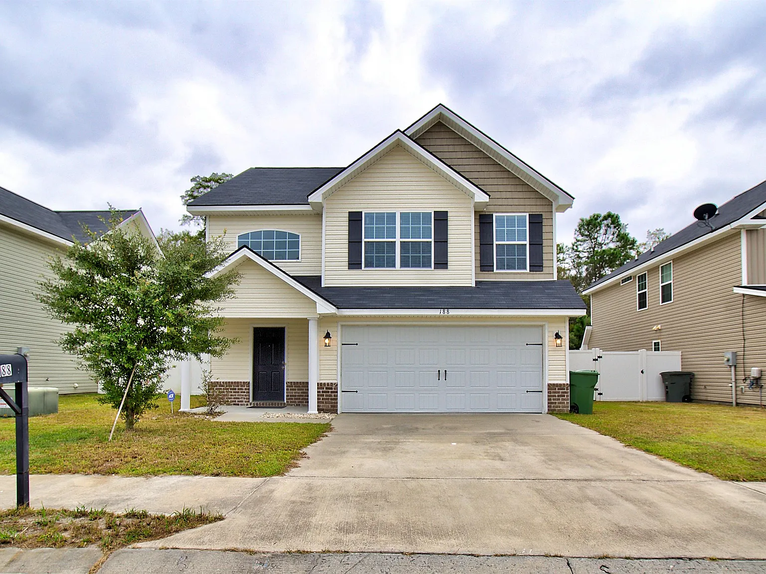 188 Grandview Drive - 1 — Photo 3