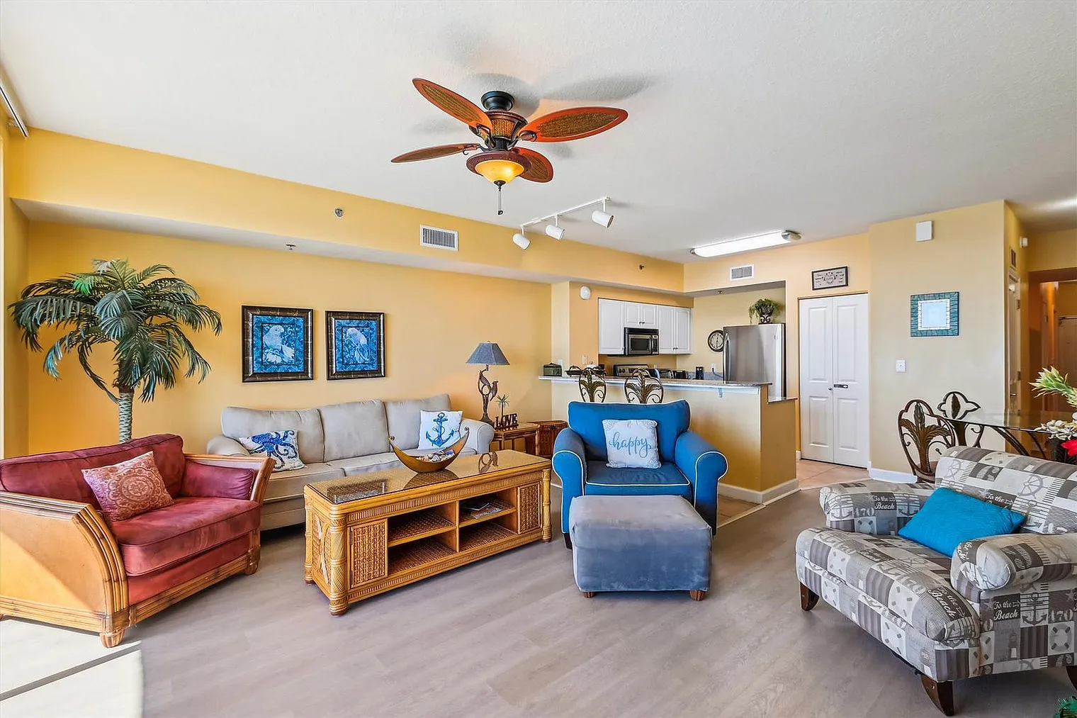 1 bed, 2.0 bath, 979 sqft, $3,132 — Photo 4